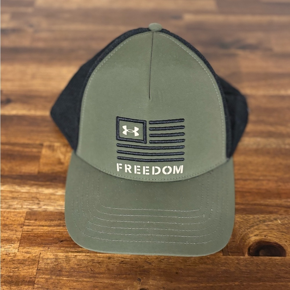 Under Armour Trucker Hat American Flag Black and Green Adjustable